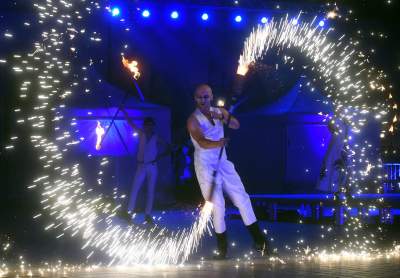 Nocna parada na Rynku Głównym. Dosłownie odlot! - zdjęcie 30