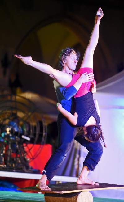 Nocna parada na Rynku Głównym. Dosłownie odlot! - zdjęcie 13