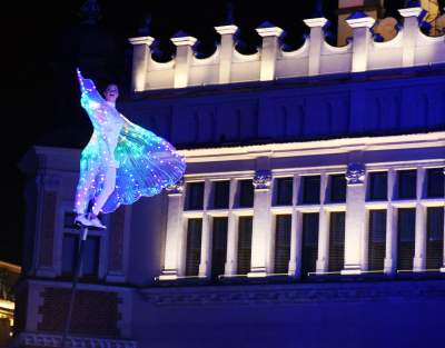 Nocna parada na Rynku Głównym. Dosłownie odlot! - zdjęcie 34