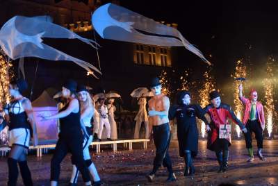 Nocna parada na Rynku Głównym. Dosłownie odlot! - zdjęcie 40