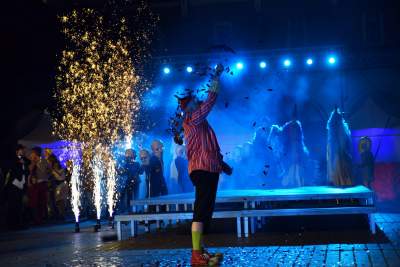 Nocna parada na Rynku Głównym. Dosłownie odlot! - zdjęcie 39