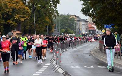 Kraków miastem biegaczy, super atmosfera podczas Cracovia Półmaratonu - zdjęcie 33