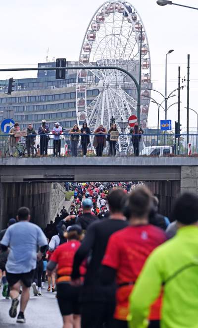 Kraków miastem biegaczy, super atmosfera podczas Cracovia Półmaratonu - zdjęcie 20