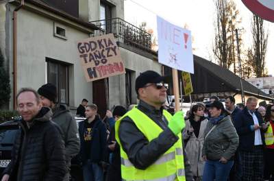 Protest przeciwko budowie nowej zakopianki do Myślenic. Blokowali drogę - zdjęcie 1