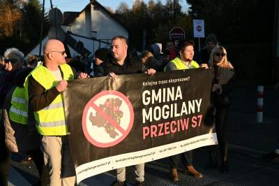 Protest przeciwko budowie nowej zakopianki do Myślenic. Blokowali drogę - zdjęcie 11