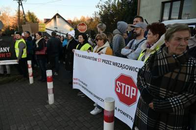 Protest przeciwko budowie nowej zakopianki do Myślenic. Blokowali drogę - zdjęcie 5