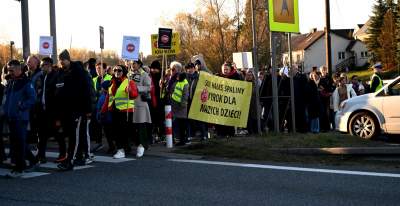 Protest przeciwko budowie nowej zakopianki do Myślenic. Blokowali drogę - zdjęcie 14