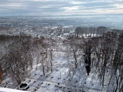 Kopiec Kościuszki udekorowany po nowemu, są dwie nowe flagi - zdjęcie 4