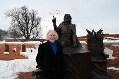 Kopiec Kościuszki udekorowany po nowemu, są dwie nowe flagi - zdjęcie 23