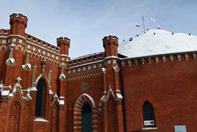 Kopiec Kościuszki udekorowany po nowemu, są dwie nowe flagi - zdjęcie 38