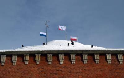 Kopiec Kościuszki udekorowany po nowemu, są dwie nowe flagi - zdjęcie 40