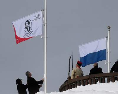 Kopiec Kościuszki udekorowany po nowemu, są dwie nowe flagi - zdjęcie 30