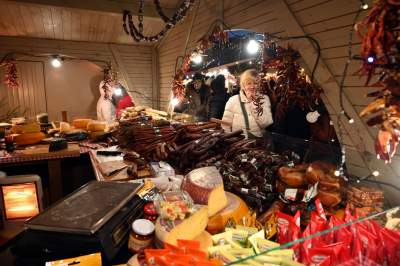 Jarmark Bożonarodzeniowy w Krakowie: karuzela, drożyzna i bogactwo - zdjęcie 34