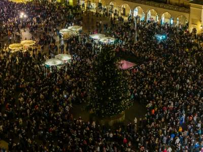 Kraków już w świątecznym nastroju, wygląda magicznie - zdjęcie 1
