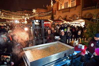 Rekord Polski w gotowaniu żurku. W Krakowie przygotowano 220 kilogramów zupy - zdjęcie 24