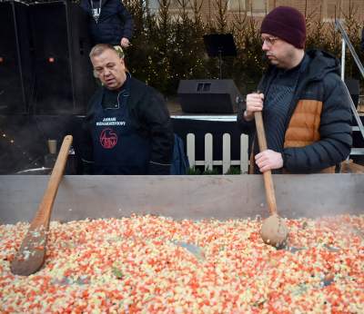 Rekord Polski w gotowaniu żurku. W Krakowie przygotowano 220 kilogramów zupy - zdjęcie 3