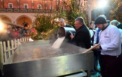 Rekord Polski w gotowaniu żurku. W Krakowie przygotowano 220 kilogramów zupy - zdjęcie 13