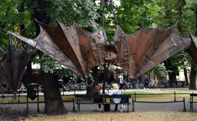 Nowe elementy na krakowskich Plantach. Intrygują - zdjęcie 32