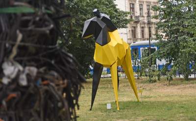 Nowe elementy na krakowskich Plantach. Intrygują - zdjęcie 3