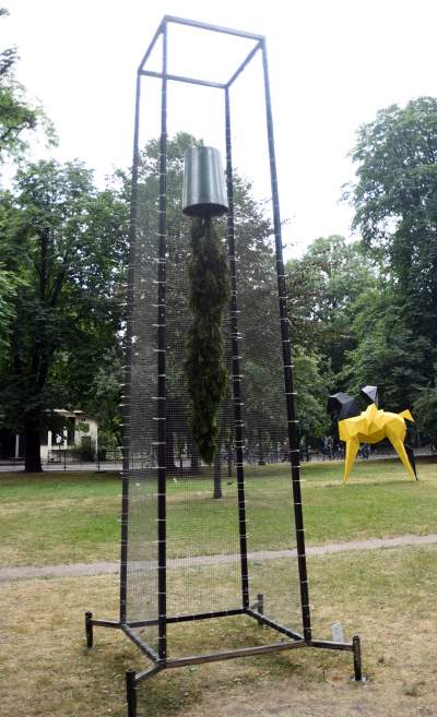 Nowe elementy na krakowskich Plantach. Intrygują - zdjęcie 9