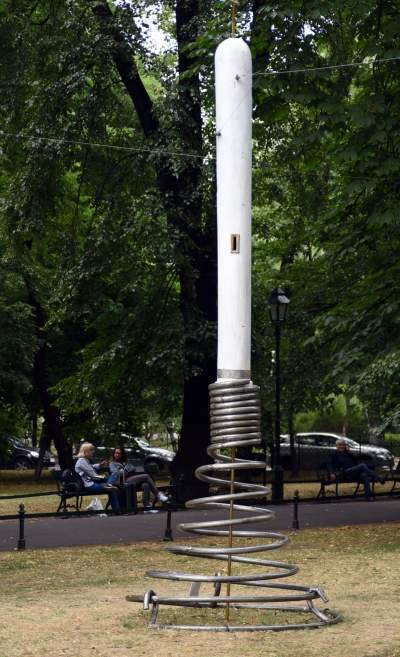 Nowe elementy na krakowskich Plantach. Intrygują - zdjęcie 20