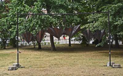 Nowe elementy na krakowskich Plantach. Intrygują - zdjęcie 27