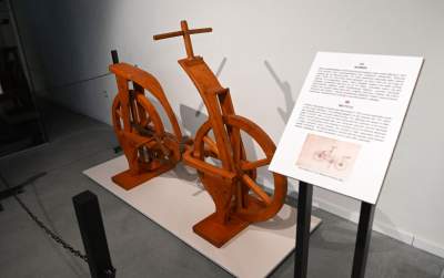 Wystawa machin Leonrda w Muzeum Inżynierii Miejskiej Hangar Czyzyny - zdjęcie 10