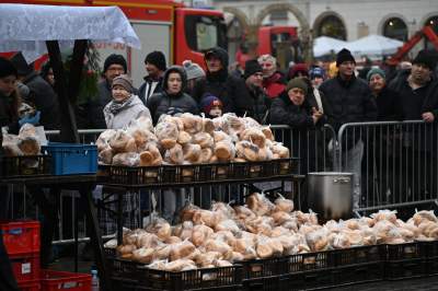 Największa w Polsce wigilia dla potrzebujących - zdjęcie 8