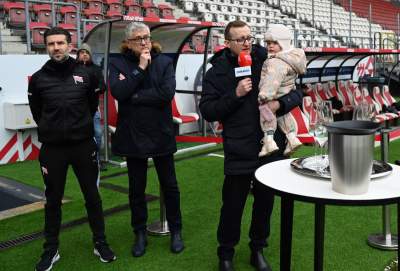 Noworoczny trening Cracovii. Piłkarze w nietypowych koszulkach - zdjęcie 5