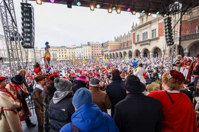 Orszak Trzech Króli w Krakowie: tłumy na Rynku Głównym - zdjęcie 21