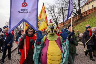 Orszak Trzech Króli w Krakowie: tłumy na Rynku Głównym - zdjęcie 8