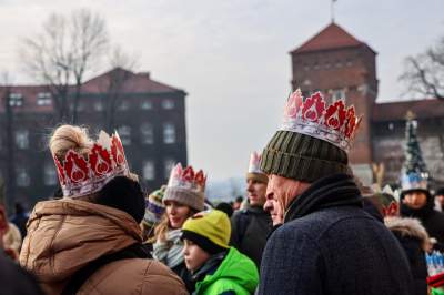 Orszak Trzech Króli w Krakowie: tłumy na Rynku Głównym - zdjęcie 2