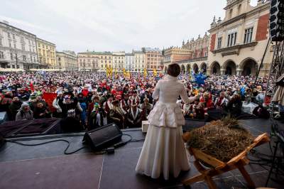 Orszak Trzech Króli w Krakowie: tłumy na Rynku Głównym - zdjęcie 22