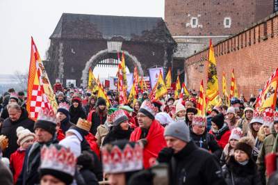 Orszak Trzech Króli w Krakowie: tłumy na Rynku Głównym - zdjęcie 7