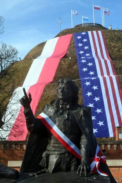 Amerykańska flaga na Kopcu Kościuszki, ambasador USA przeciął wstęgę - zdjęcie 21