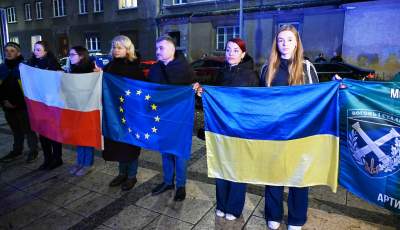 Kraków solidarny w walczącą Ukrainą, w rocznicę zbrodniczej rosyjskiej napaści - zdjęcie 2