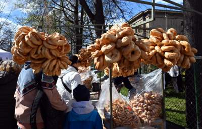 Krakowski Emaus: piękna tradycja i przytłaczający kicz - zdjęcie 18