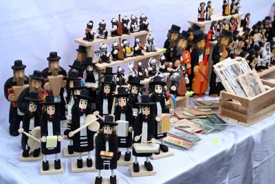 Krakowski Emaus: piękna tradycja i przytłaczający kicz - zdjęcie 25