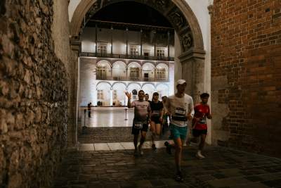 Niesamowita atmosfera nocnego biegania w Krakowie - zdjęcie 1