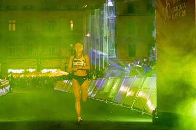 Niesamowita atmosfera nocnego biegania w Krakowie - zdjęcie 19