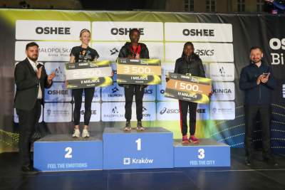 Niesamowita atmosfera nocnego biegania w Krakowie - zdjęcie 24