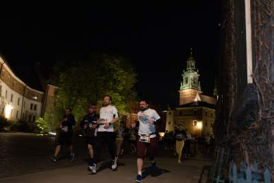 Niesamowita atmosfera nocnego biegania w Krakowie - zdjęcie 3
