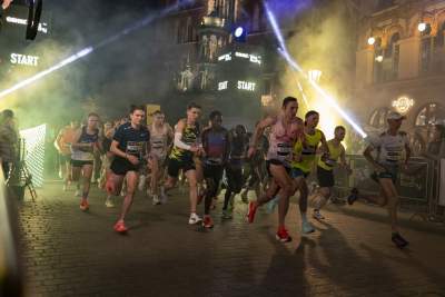 Niesamowita atmosfera nocnego biegania w Krakowie - zdjęcie 12