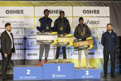 Niesamowita atmosfera nocnego biegania w Krakowie - zdjęcie 18