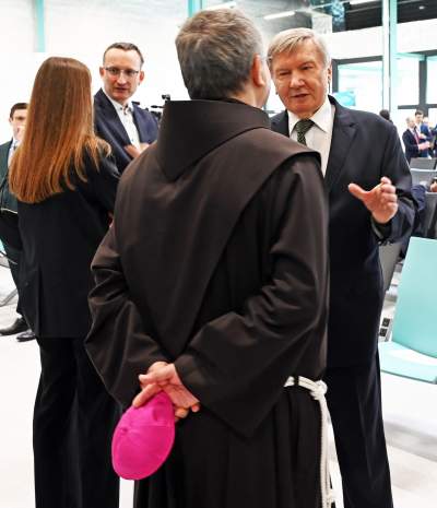 Sposób na rosnący ruch w Kraków Airport. Wykorzystali dawne cargo - zdjęcie 9