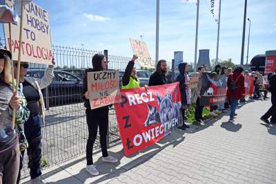 "Zabijanie dla hobby to patologia", protest w Krakowie - zdjęcie 1