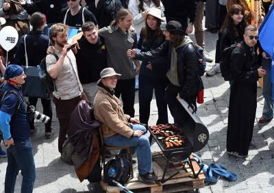 Studenci przedstawili swoje żądania. Barwny pochód przeszedł przez Kraków - zdjęcie 18