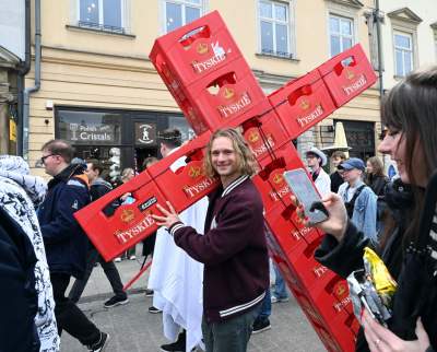 Studenci przedstawili swoje żądania. Barwny pochód przeszedł przez Kraków - zdjęcie 6