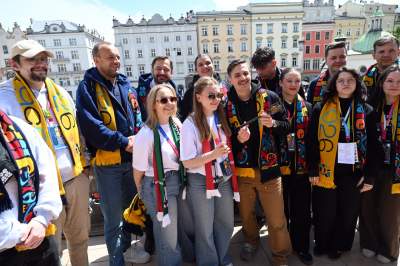 Studenci przedstawili swoje żądania. Barwny pochód przeszedł przez Kraków - zdjęcie 26