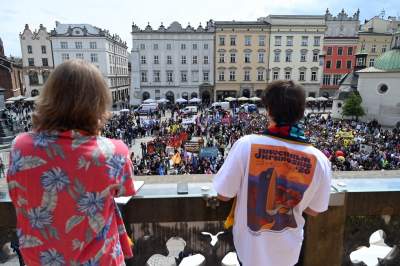 Studenci przedstawili swoje żądania. Barwny pochód przeszedł przez Kraków - zdjęcie 16